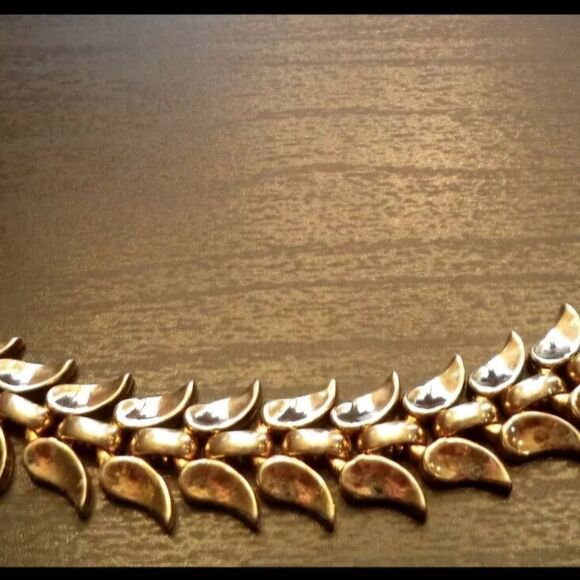 RARE VINTAGE SIGNED TRIFARI PAT PEND GOLD TONE 7 1/8" BRACELET EXCELLENT 1950 - Picture 4 of 8